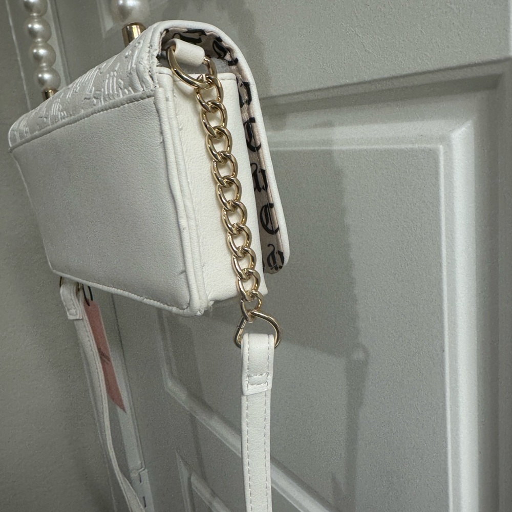 Juicy Couture White Pearl Handle Bag: STRING OF PEARLS WOS ⚪️🤍 - Picture 6 of 7